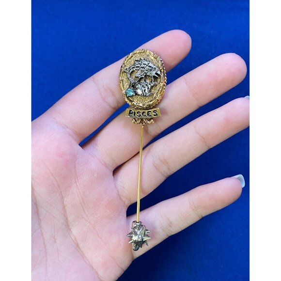 ART‎ Costume Gold & Silver Tone w/ Blue Rhinestone Pisces Fish Straight Pin! 133 - Picture 7 of 7